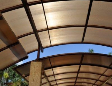 COBERTURAS DE POLICARBONATO E VIDRO